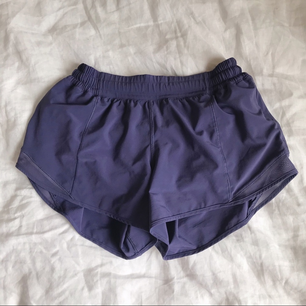 Lululemon Hotty Hot 4” sz 8 Shorts Viola
